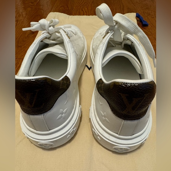 louis vuitton sneaker women in size 8US 39UK good as new only wore twice! - Picture 7 of 16